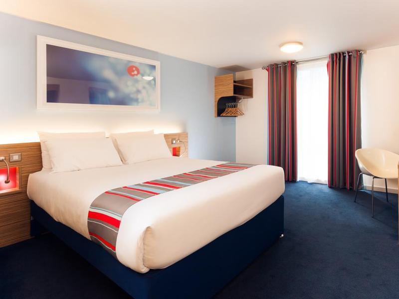 Travelodge Bristol Central Anchor Road Экстерьер фото