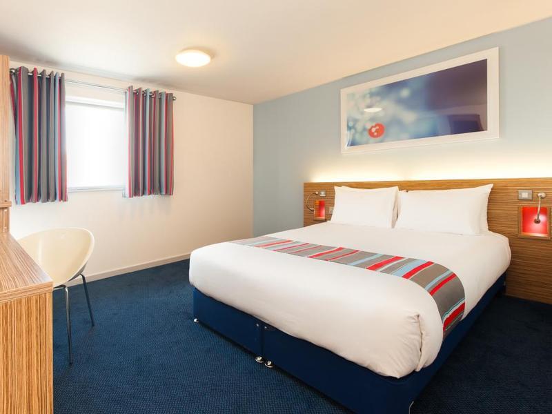 Travelodge Bristol Central Anchor Road Экстерьер фото