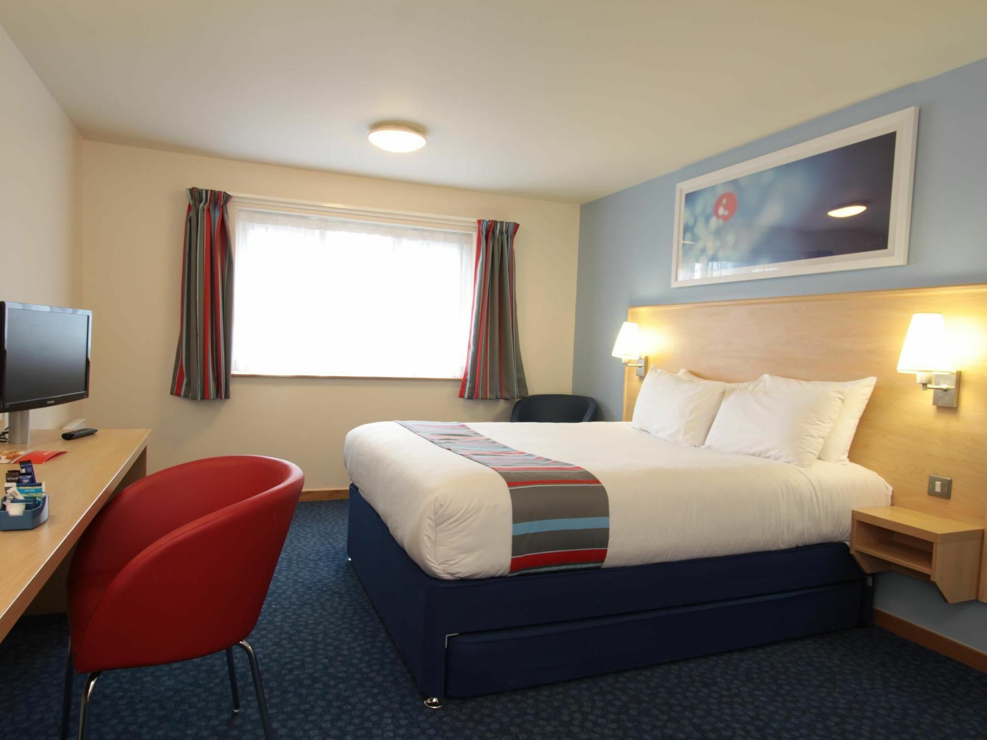 Travelodge Bristol Central Anchor Road Экстерьер фото