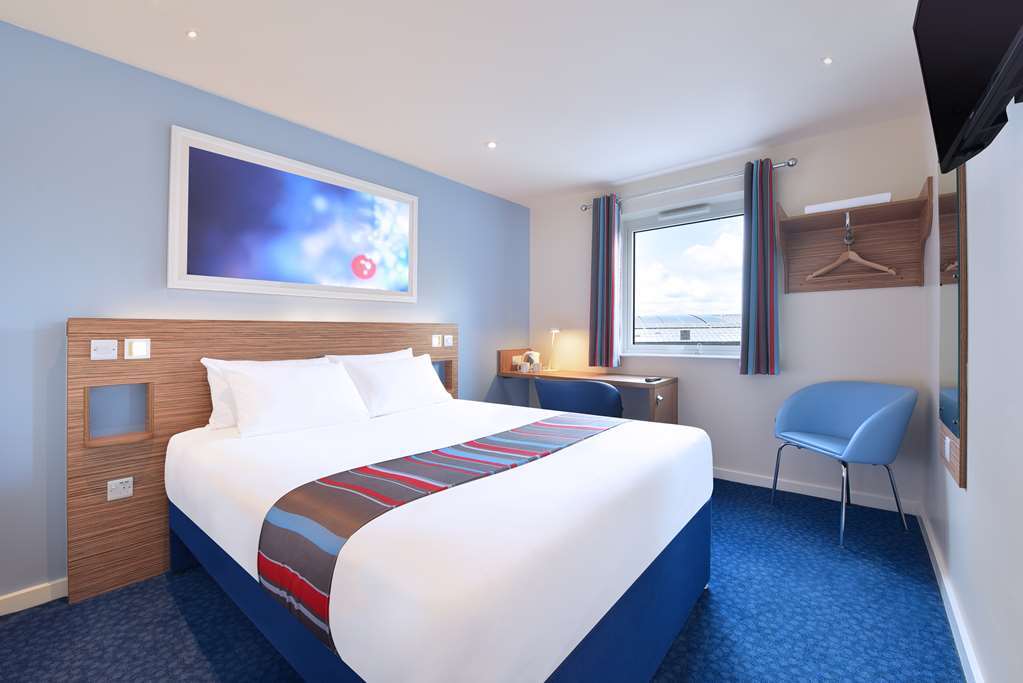 Travelodge Bristol Central Anchor Road Номер фото