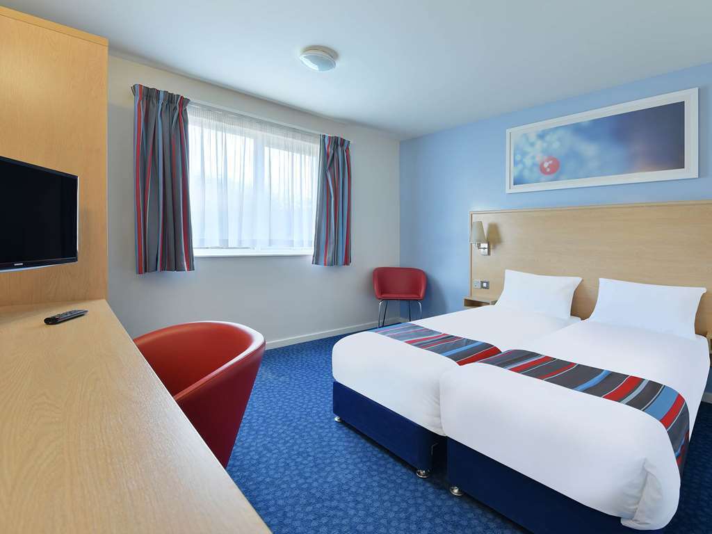 Travelodge Bristol Central Anchor Road Номер фото